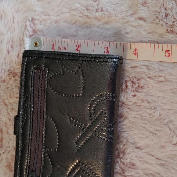 Nwot XOXO Quilted Gray Metallic & Silver Wallet - Picture 10 of 12